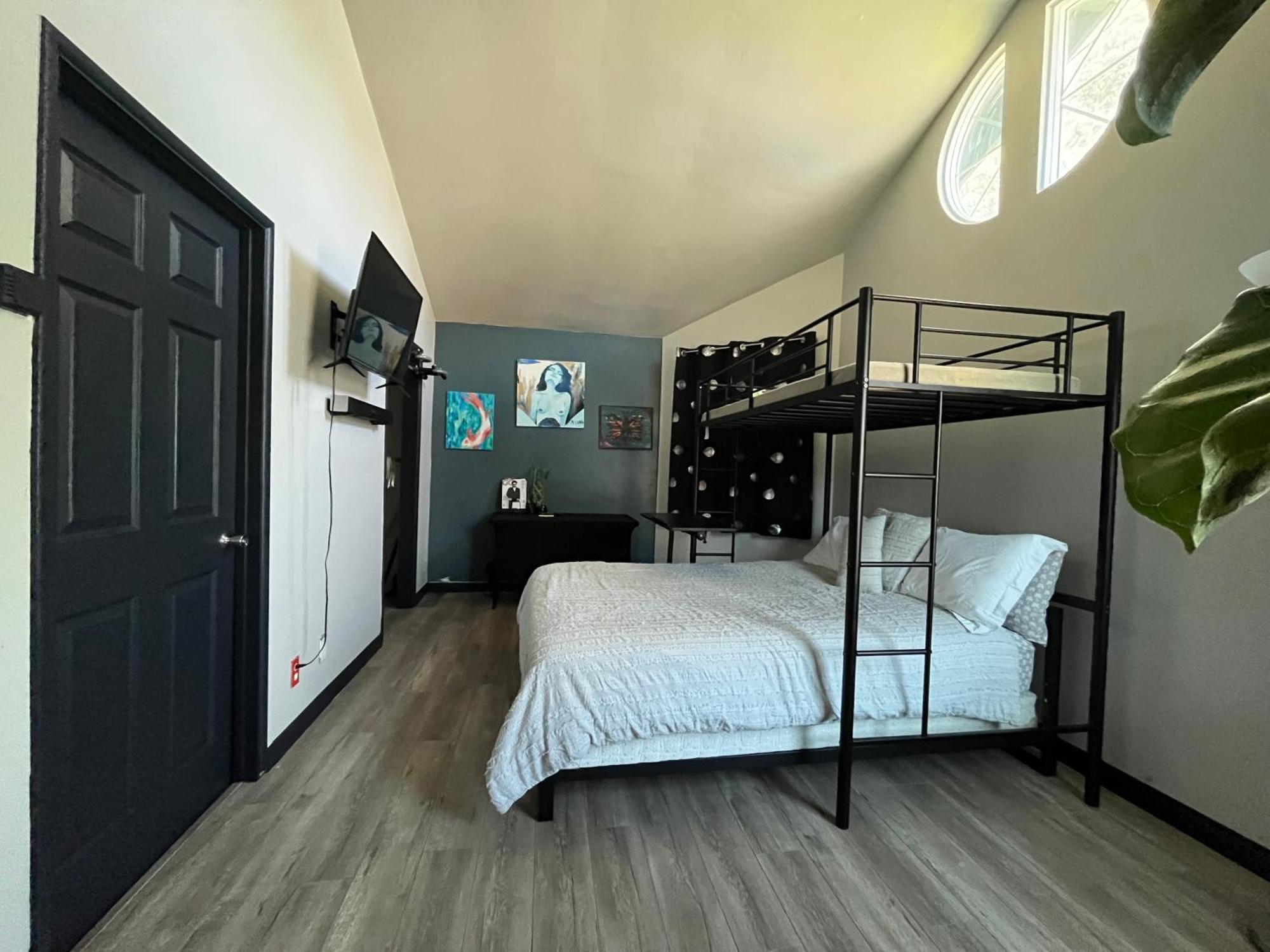2057 Apartment *